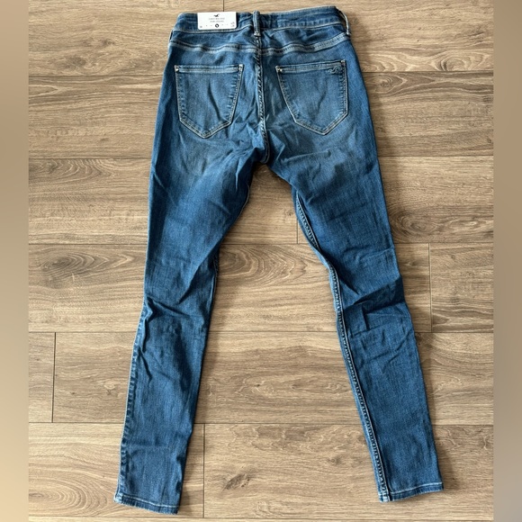 Hollister Curvy Mid Rise Jean Legging - Picture 3 of 3